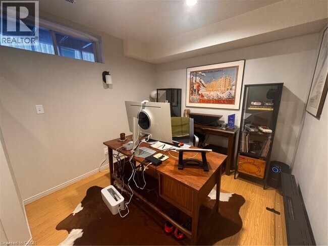 Photo - 465 Beechwood Pl