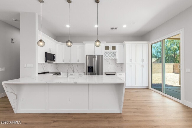 Building Photo - 13711 W Tara Ln