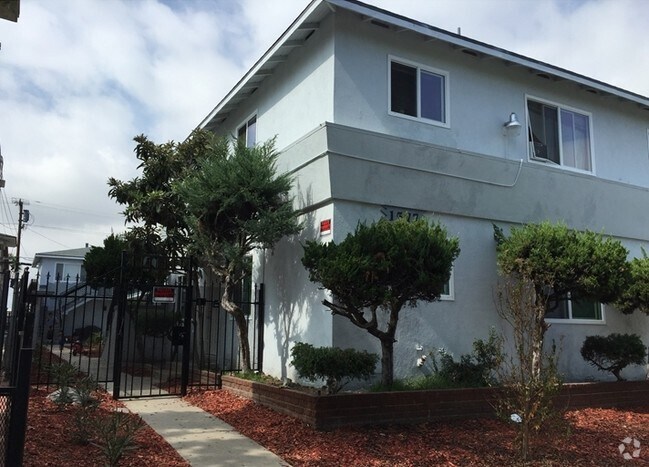Building Photo - 1577 Pine Avenue Rental