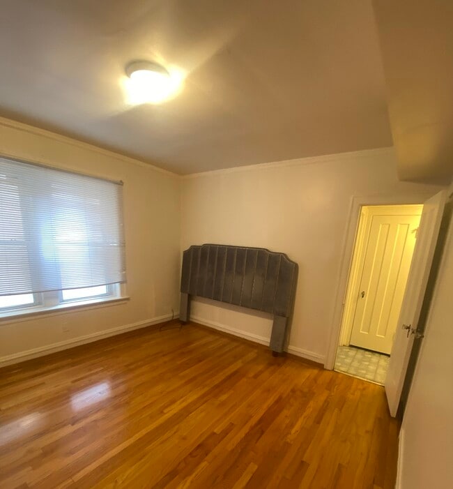 Photo - 8352 S Maryland Ave Unidad 1s