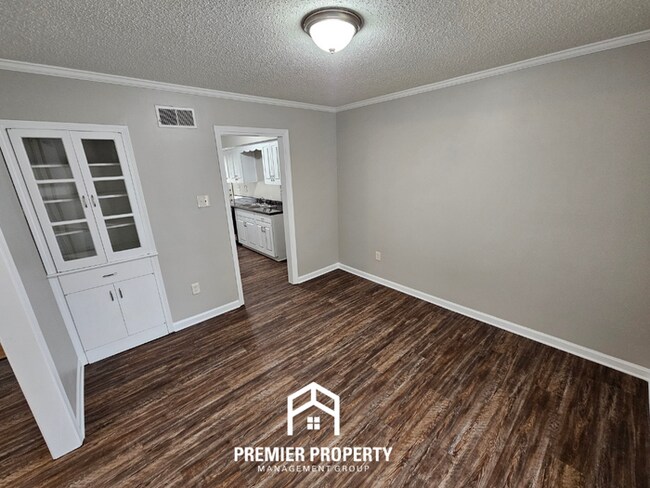 Photo - 5740 Fox Bend Ave