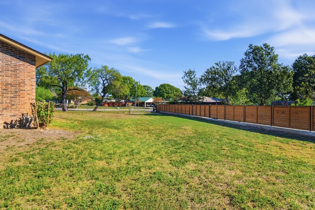 Photo - 5922 Moon Dance St