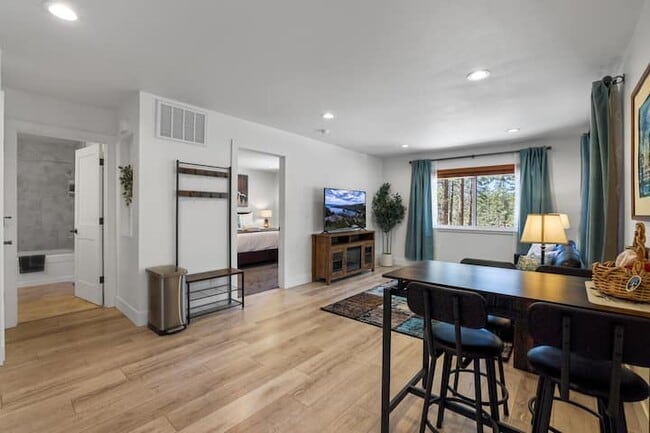 Photo - 1463 Ormsby Dr Unidad Guest