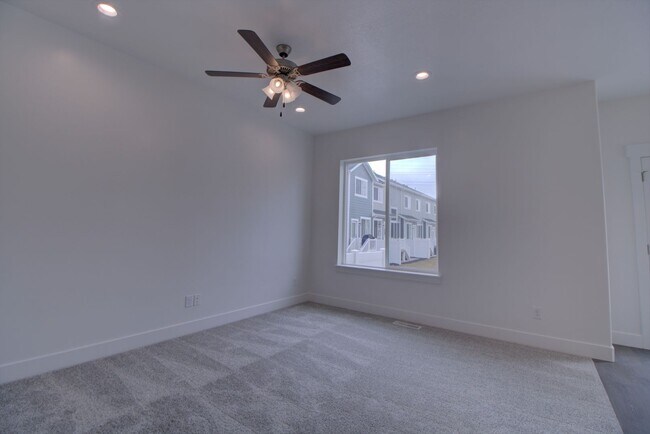Photo - HOLIDAY MOVE-IN SPECIAL - 4 Bedroom 2.5 Bathroom Townhouse in Lehi!