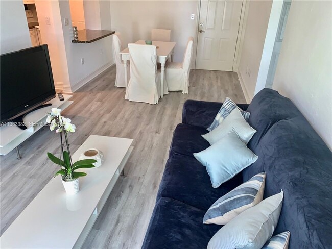 Building Photo - 290 Sunrise Dr Unit 304