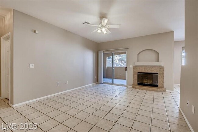 Photo - 1713 Sky of Red Dr Unidad 203