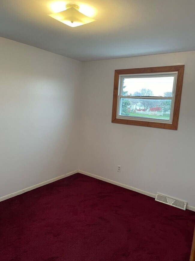 6 Bedroom Duplex in Buffalo Townhome Townhome Rental in Lackawanna NY