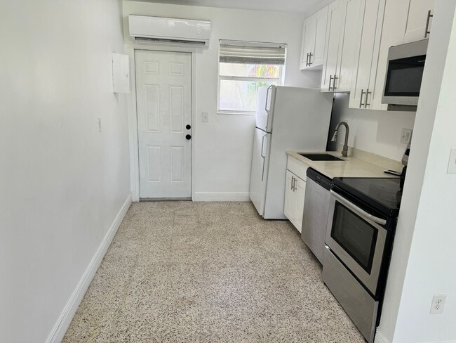Building Photo - 150 NW 78th St Unit 1 Rental