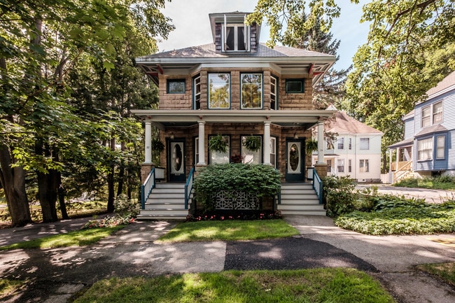 32-34 Pleasant Ave - 34 Pleasant Ave Unit 34