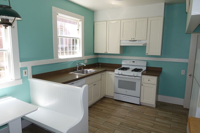 Photo - 2343 Dwight Way Unit 1