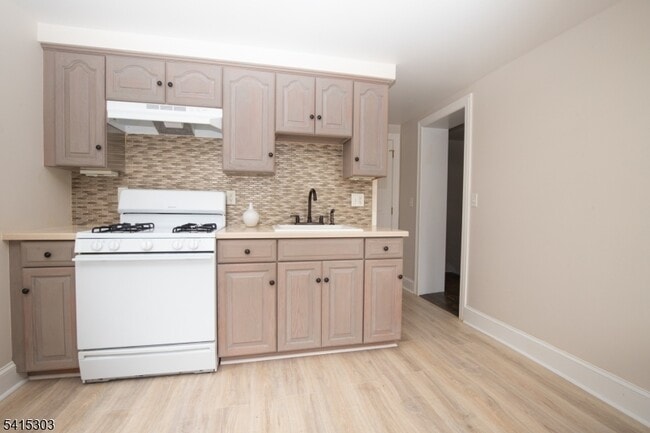 Photo - 17 N Franklin St Unit B