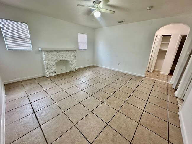 Building Photo - 6136 N Miami Ave Unit 6136