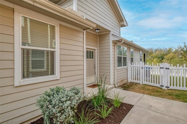 Photo - 1701 Logan Dr Unit 40