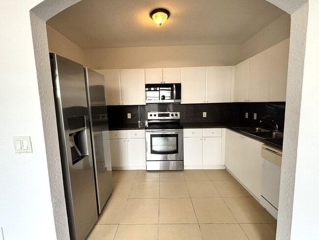 Building Photo - 15503 SW 40th St Rental