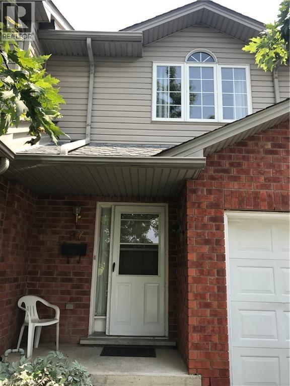 Photo - 97 Caledon Ave