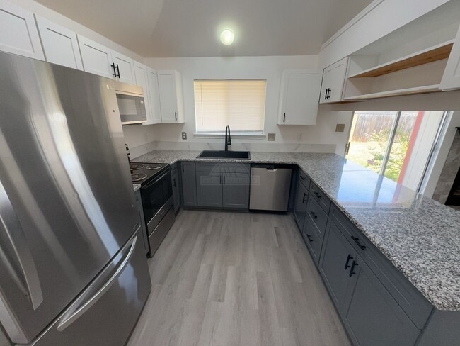 2503 Armadillo Dr