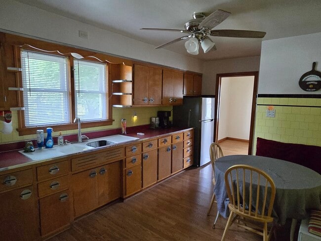 Photo - 14558 Turner Ave