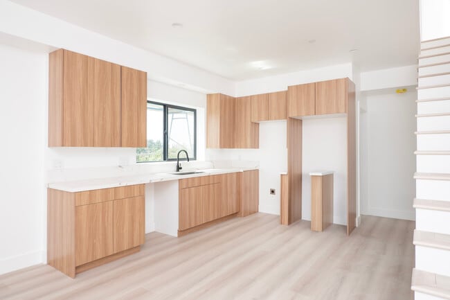 Photo - 1517 Ricardo St