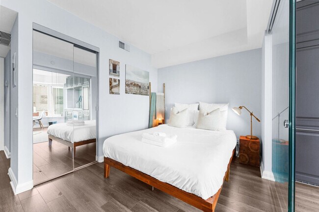 Photo - 125 Yorkville Ave Unit ID1316392P