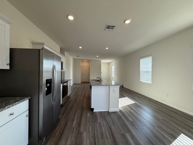 Photo - 195 Parkers Pond Path