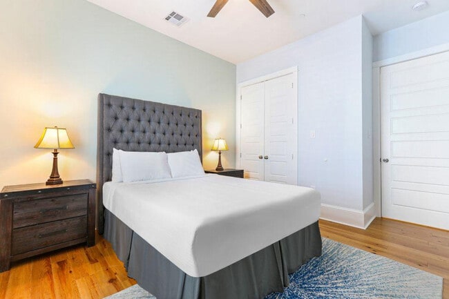 Photo - 1218 Carondelet St Unit ID1269945P