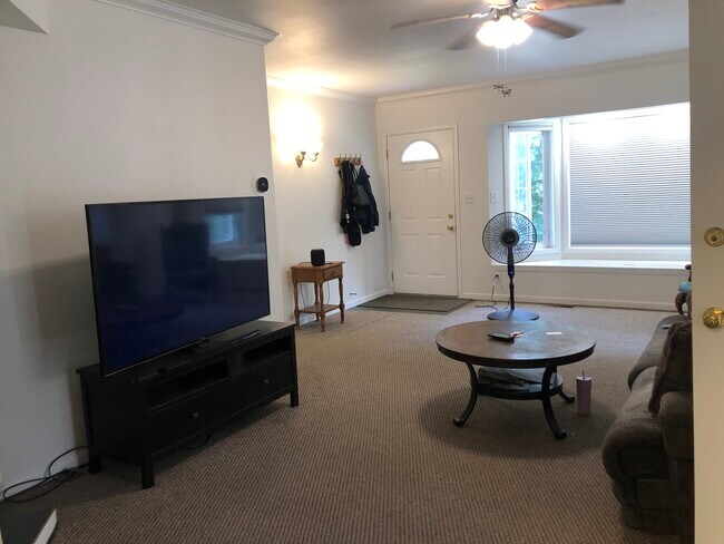 Photo - 308 NW Webb St