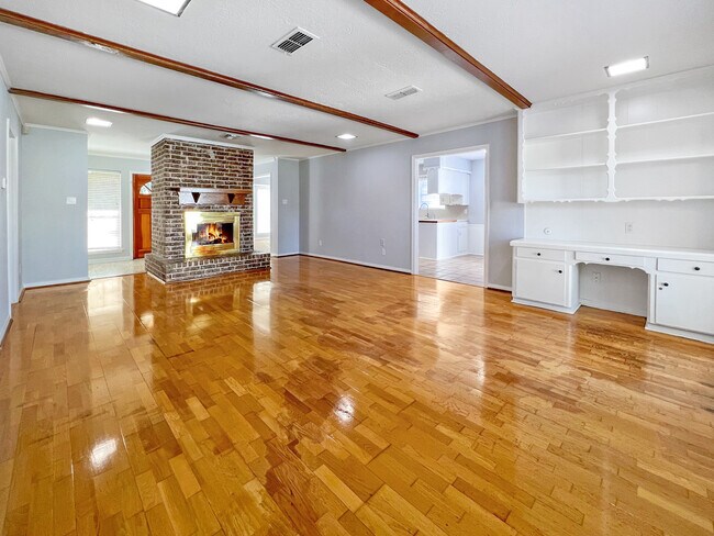 Photo - 9206 Sharpview Dr