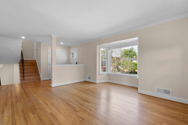 Photo - 3 Bed 2.5 Bath - Bethesda Split Level Single Family - Move In Ready