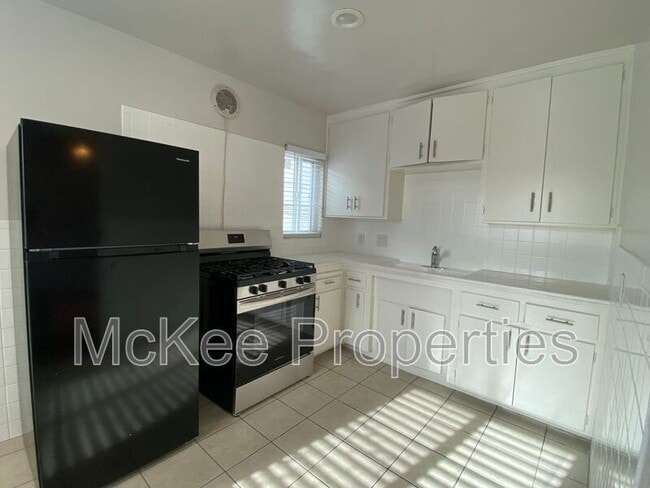 Photo - 4334.5 Van Dyke Ave