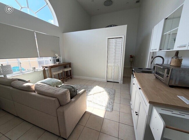 Photo - 8277 NW 194th Terrace Unidad 2