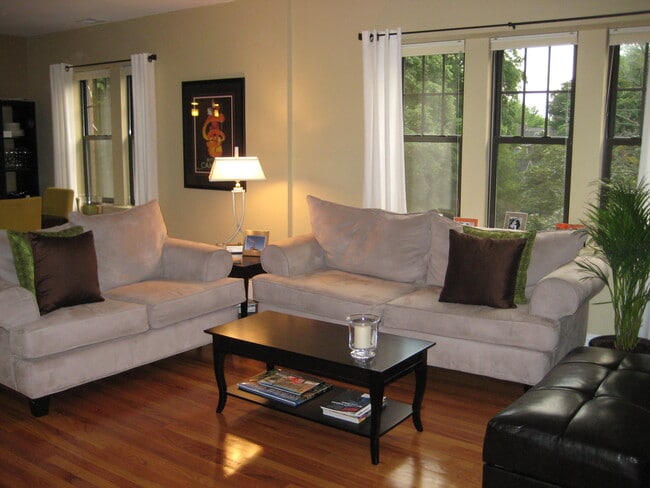 Photo - 2314 Sherman Ave Unit Large Evanston 2 bed, 1 bath