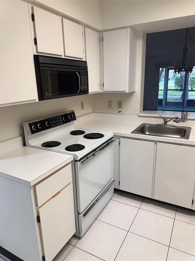 Photo - 7281 Amberly Ln Unidad 109