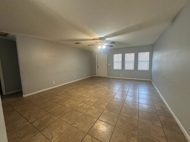 Photo - 641 W 9th St Unidad 2