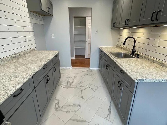Building Photo - 39 Westervelt Pl Rental