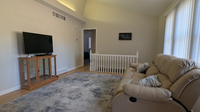 Photo - 7512 N Hemple Ave