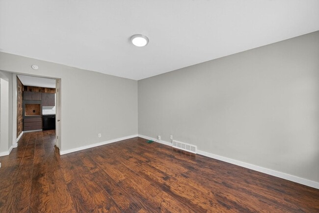 Photo - 5638 Helen Ave