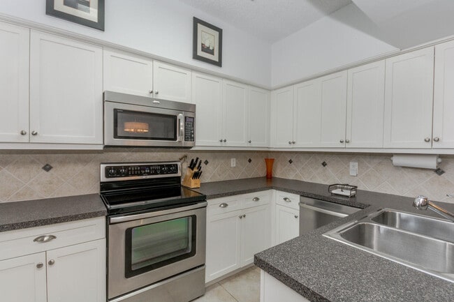 Photo - 4205 Fairway Dr N Unit 4205