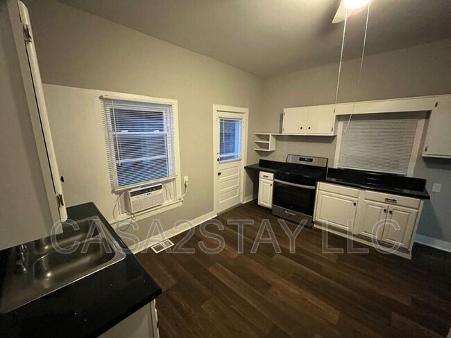 12205 Old Henry Rd