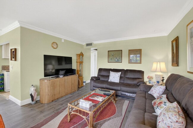 Photo - 154 Preston Way