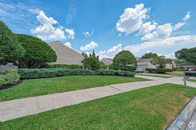 Building Photo - 2223 Kinbrook Dr Rental