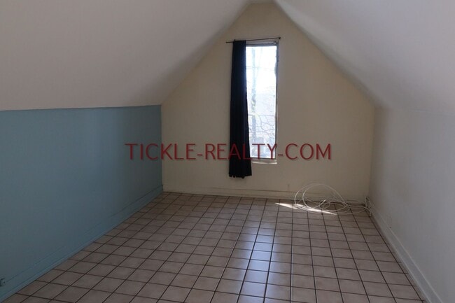 Building Photo - 195 Meigs St Unit 4