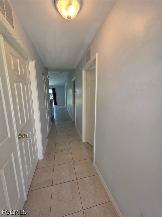 2420 Vernon Ave S