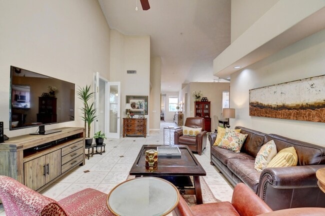 Building Photo - 2464 NW 59th St Unit 1103