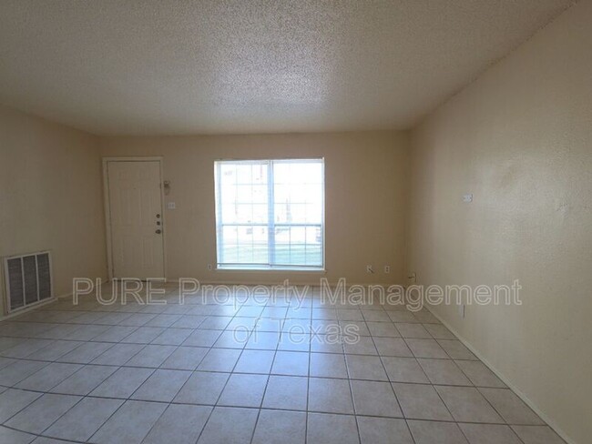 Photo - 5808 Wellington Dr