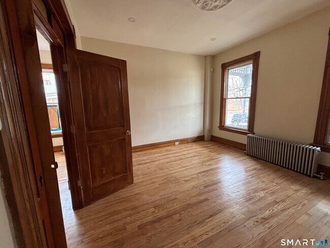 Photo - 1231 State St