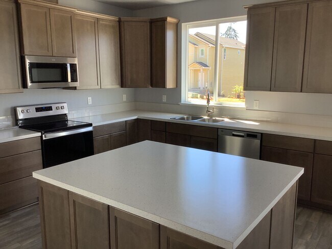 Photo - 2410 Fieldcress Rd