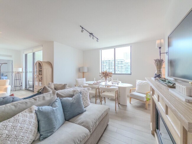 Photo - 999 SW 1st Ave Unit 3204