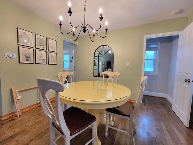 Photo - 730 11th Ave SE