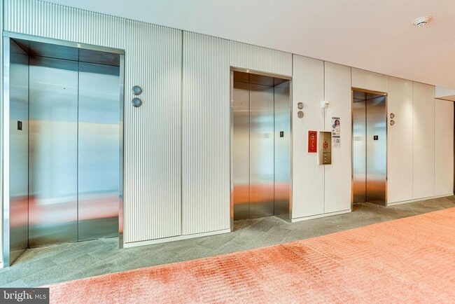 Building Photo - 1177 22nd St NW Unit 8J