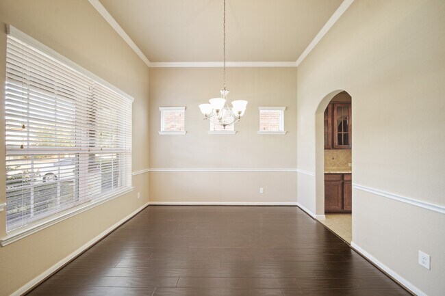 Photo - 10011 Forrester Trail